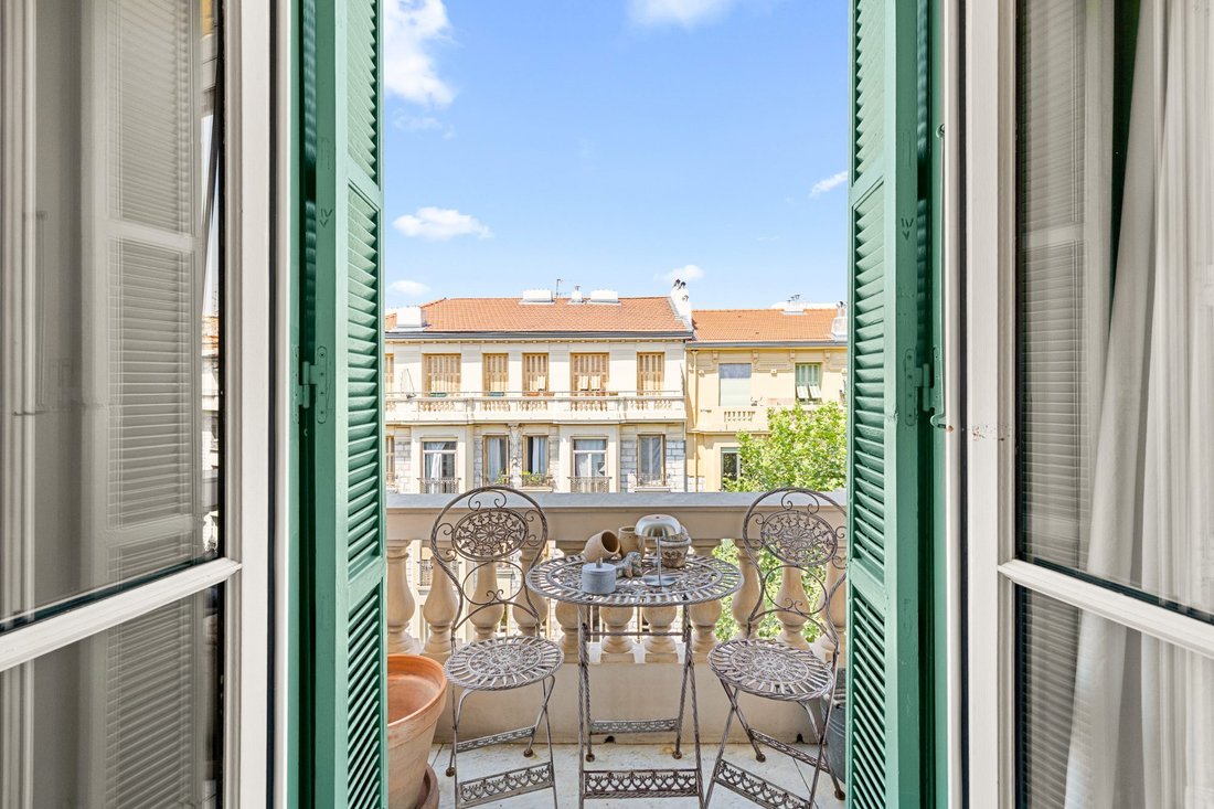 Wohnung in Nizza, Provence-Alpes-Côte d'Azur, Frankreich 3 - 18389922
