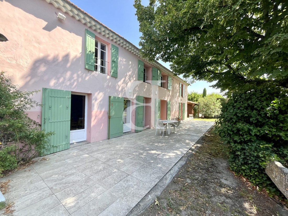 Country House in Noves, Provence-Alpes-Côte d'Azur, France 2 - 18537243