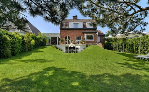 House in Toufflers, Hauts-de-France, France 1