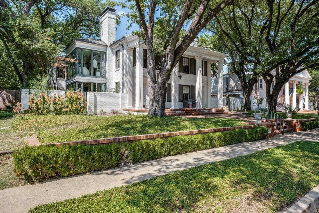 Dallas, Texas, United States 2 - 18537133