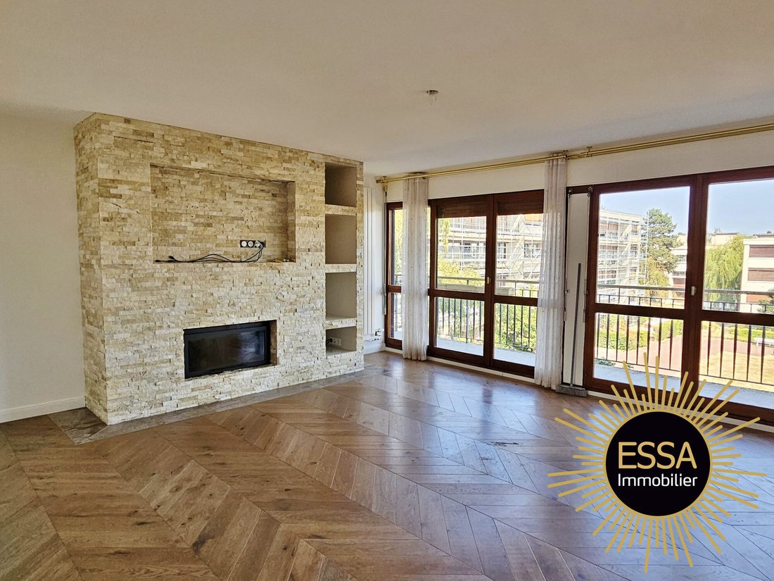 Apartment in Les Residences, Noisy-le-Roi, France 2 - 18537382