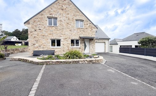 House in Monterblanc, Brittany, France 1