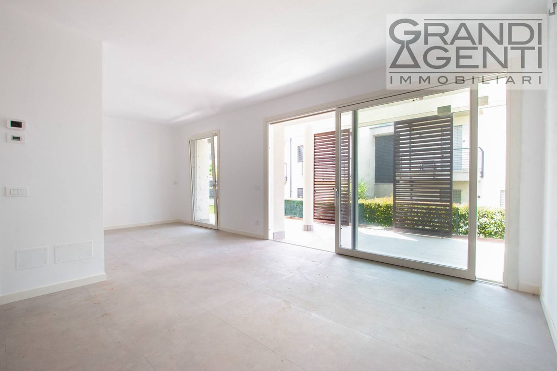Apartment in Garda, Veneto, Italy 4 - 15761785