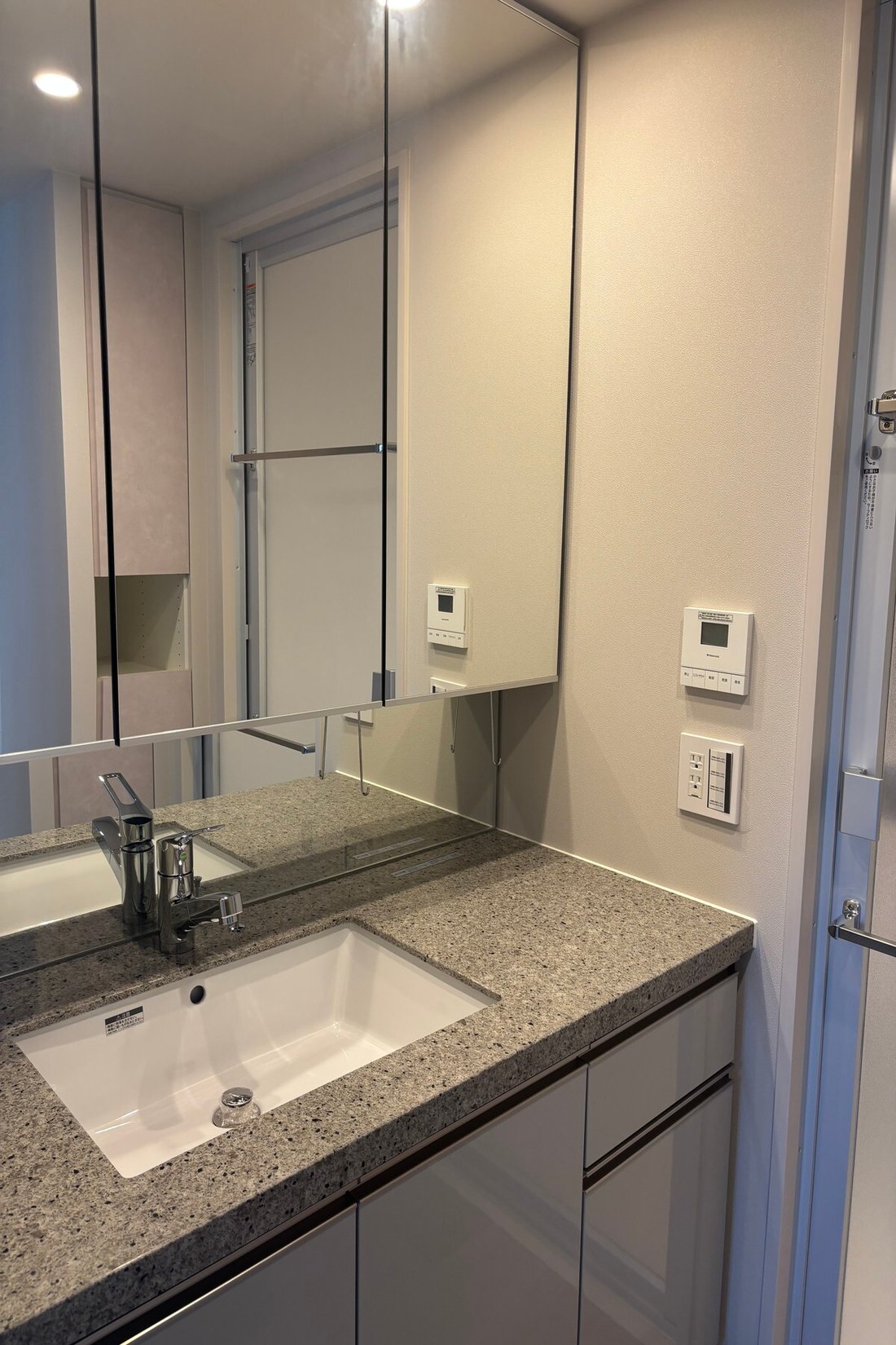 Condo in Osaka, Osaka, Japan 3 - 18536902