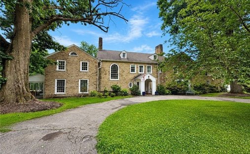 House in Gates Mills, Ohio, United States 1