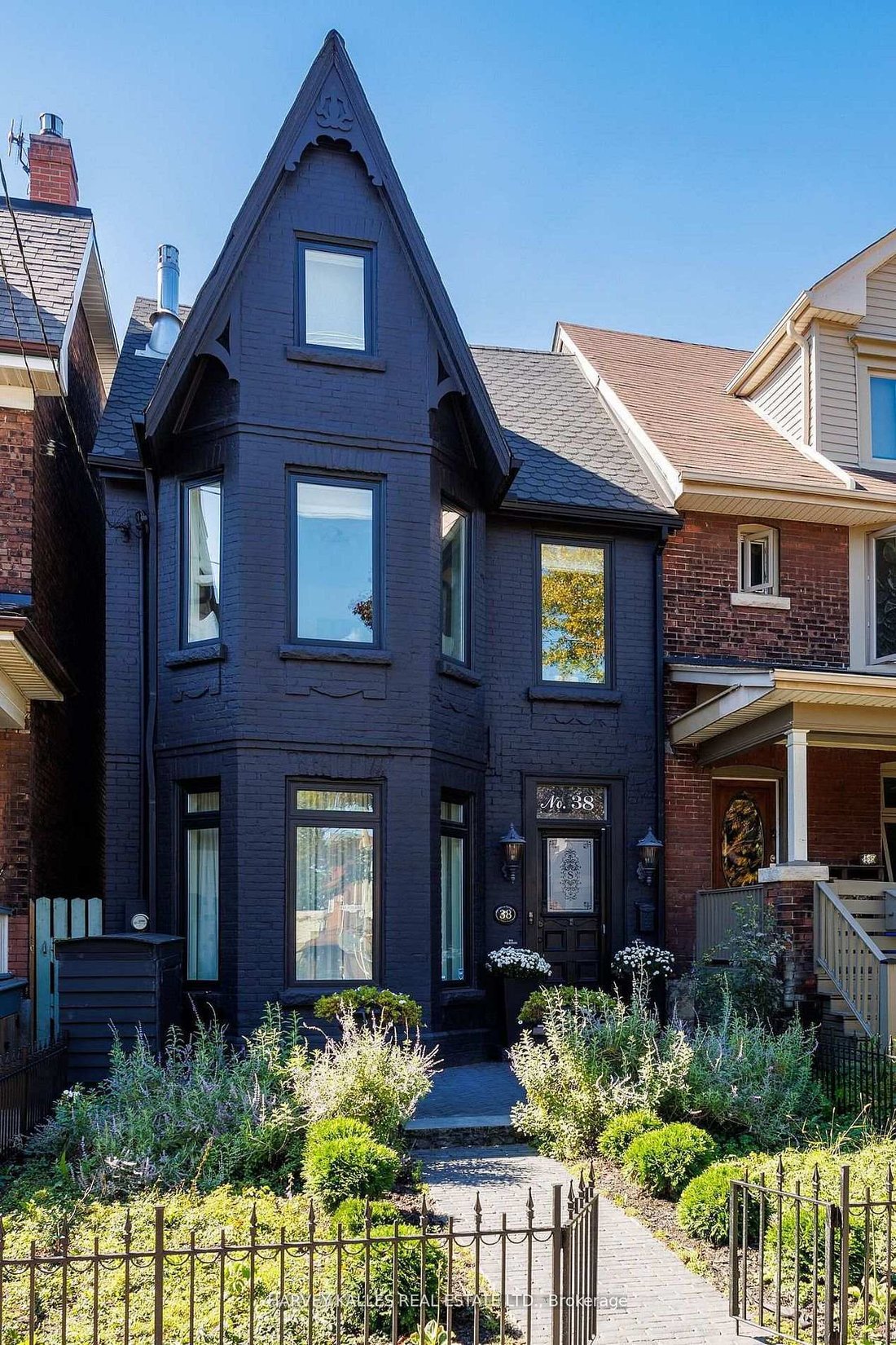 House in Toronto, Ontario, Canada 3 - 18536966