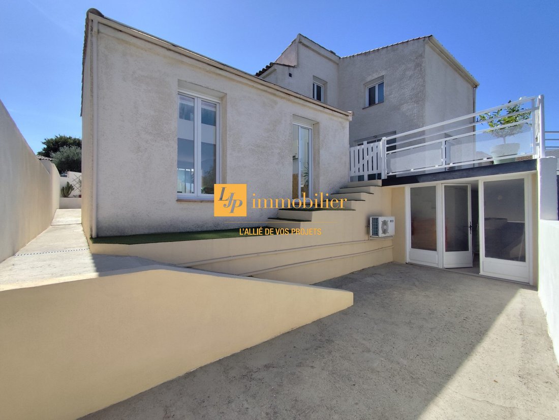 Villa in Balaruc-les-Bains, Occitania, France 3 - 18537259
