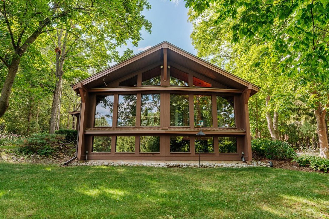 House in Muskego, Wisconsin, United States 4 - 18537692