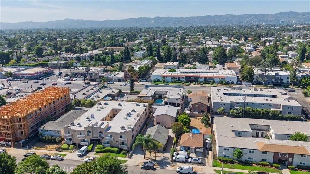 Los Angeles, California, United States 3 - 18538054
