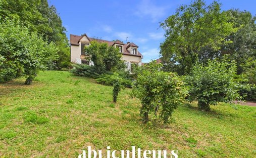 House in La Chataigneraie, Saint-Leu-la-Forêt, France 1