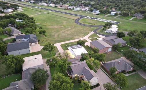 House in Granbury, Texas, United States 1