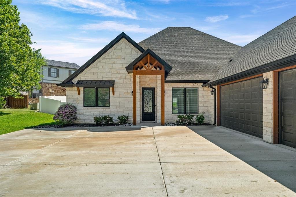 House in Granbury, Texas, United States 4 - 18538037