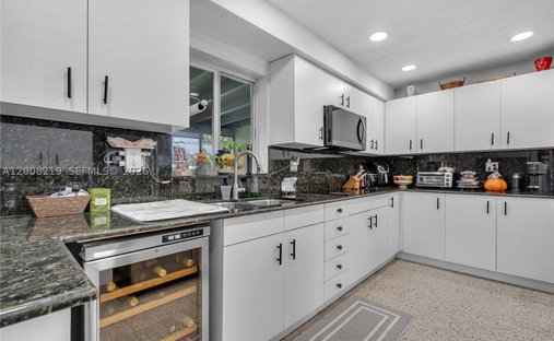House in Sweetwater, Florida, United States 1