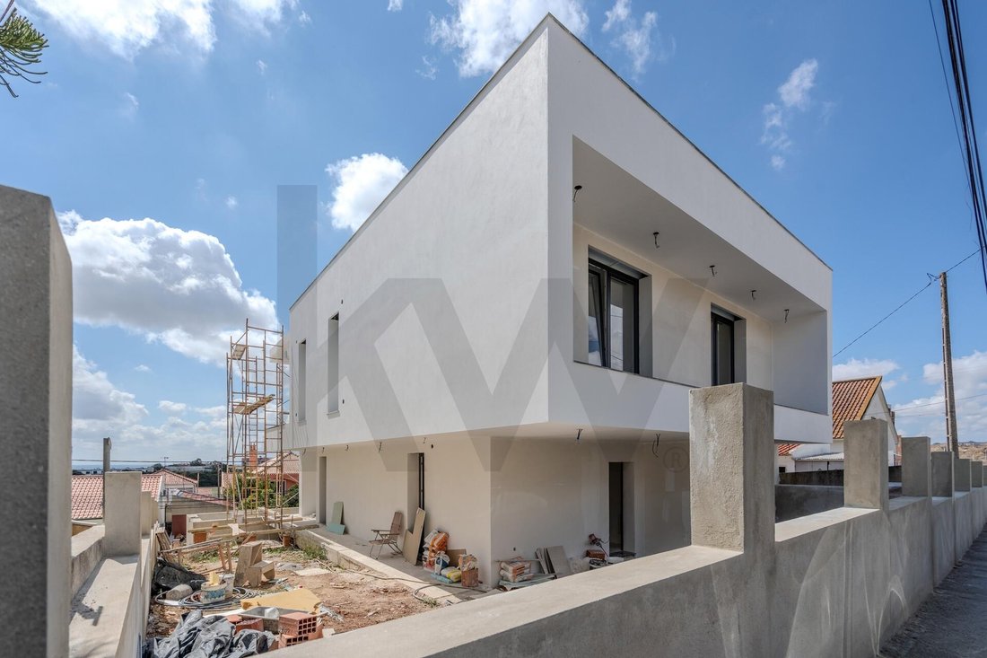 Townhouse in Alverca do Ribatejo, Lisbon, Portugal 2 - 18537803