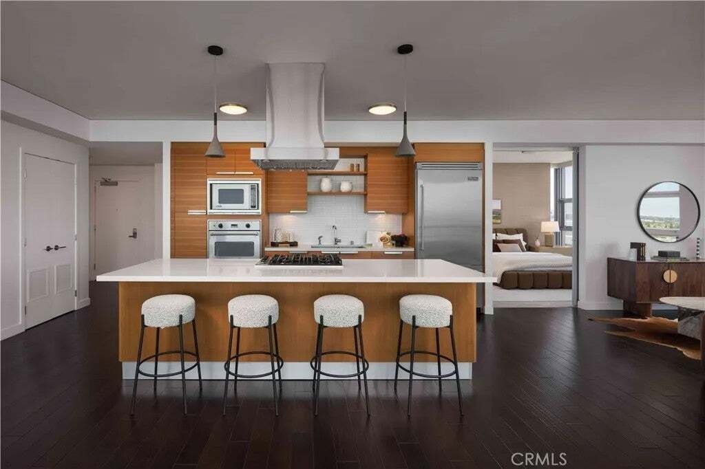 Condo in Santa Ana, California, United States 4 - 18538066