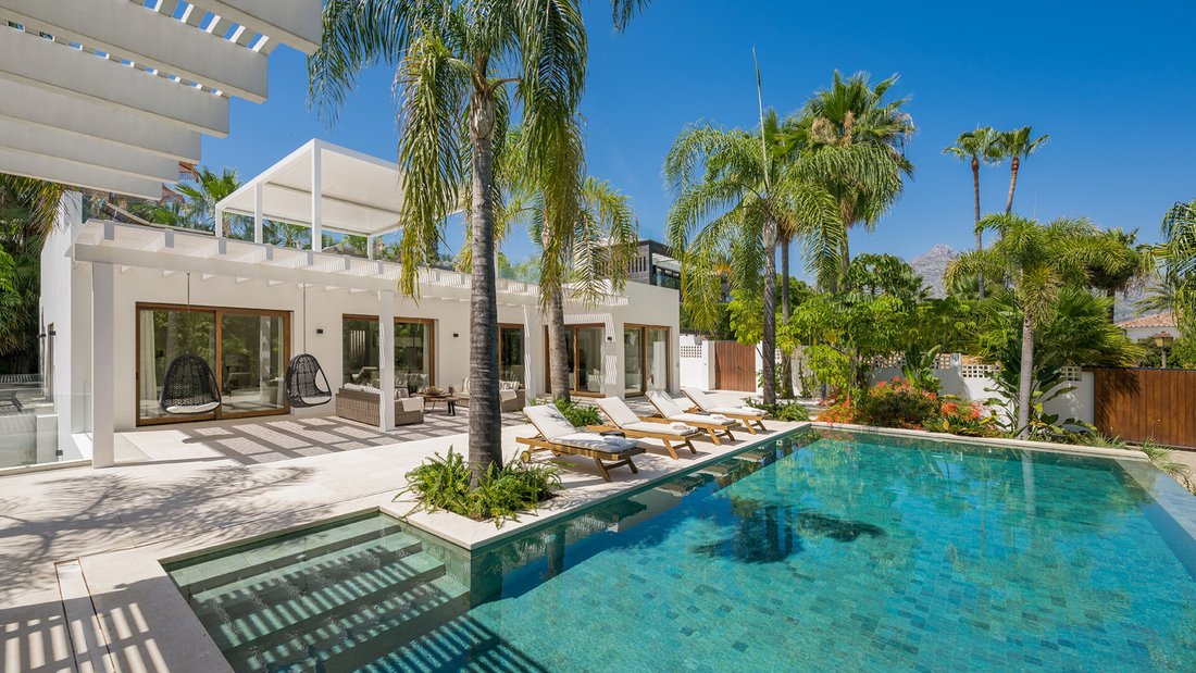 Villa in Nueva Andalucia, Marbella, Spain 1 - 18538176