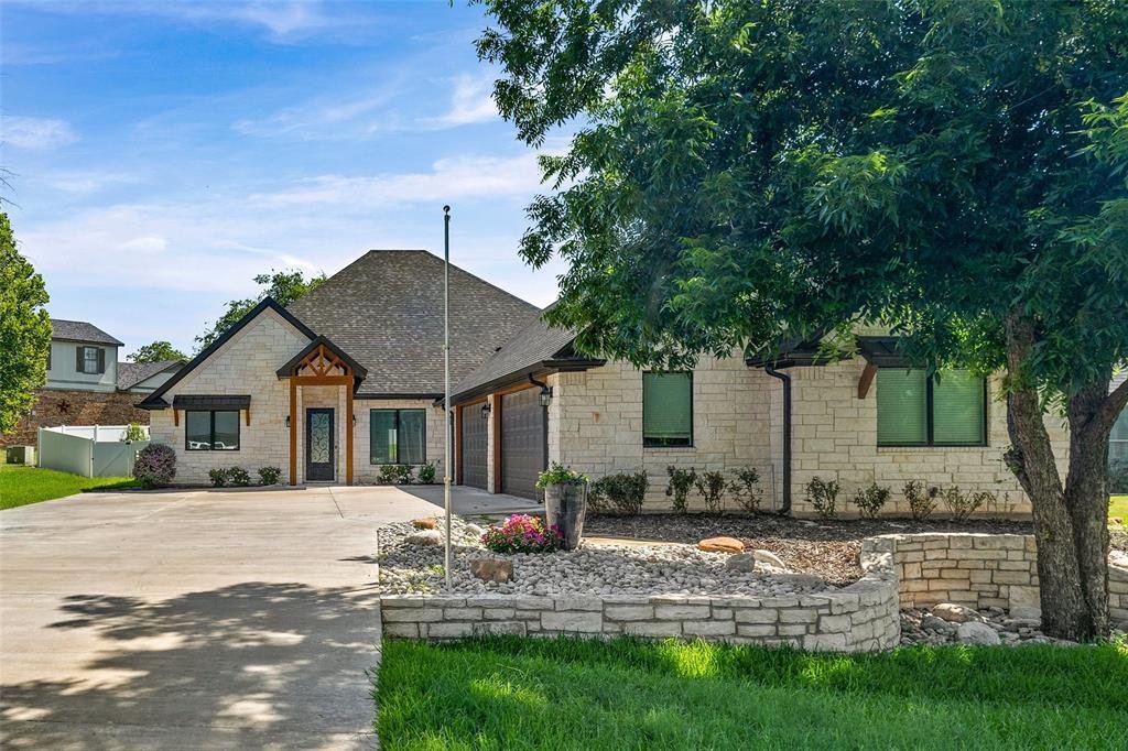House in Granbury, Texas, United States 3 - 18538037