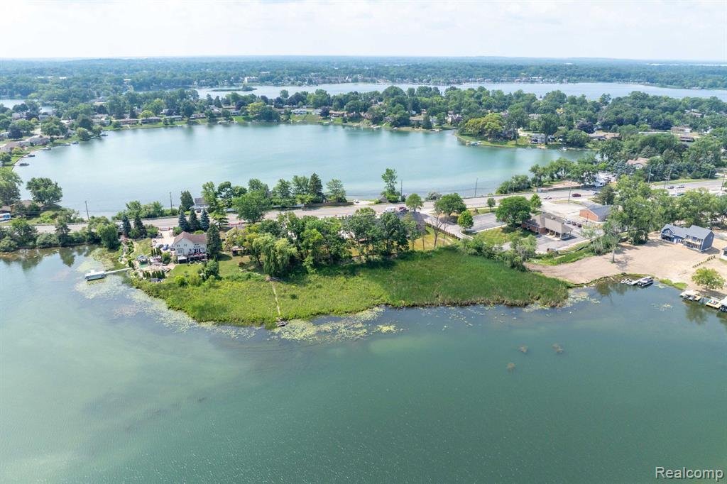House in Lake Angelus, Michigan, United States 3 - 18537737