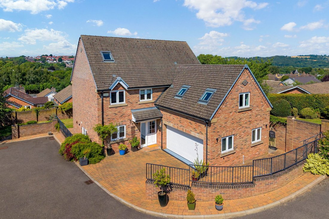 House in Dronfield, England 1 - 18505631