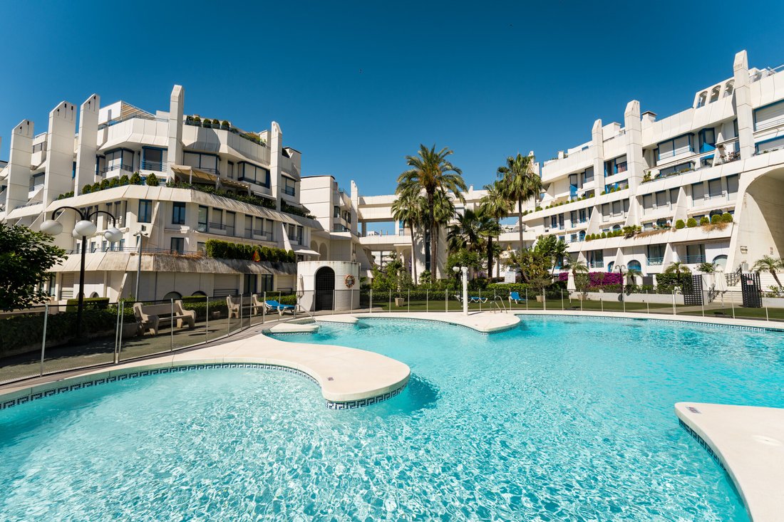 House in Marbella, Andalusia, Spain 2 - 18537975