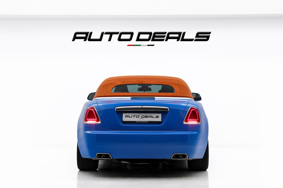 Cabriolet in Dubai, United Arab Emirates 4 - 18537476