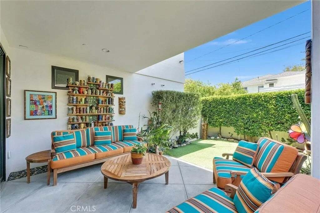 House in Signal Hill, California, United States 4 - 18123044