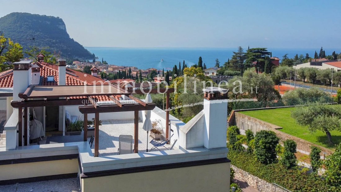 Apartment in Garda, Veneto, Italy 1 - 18537638