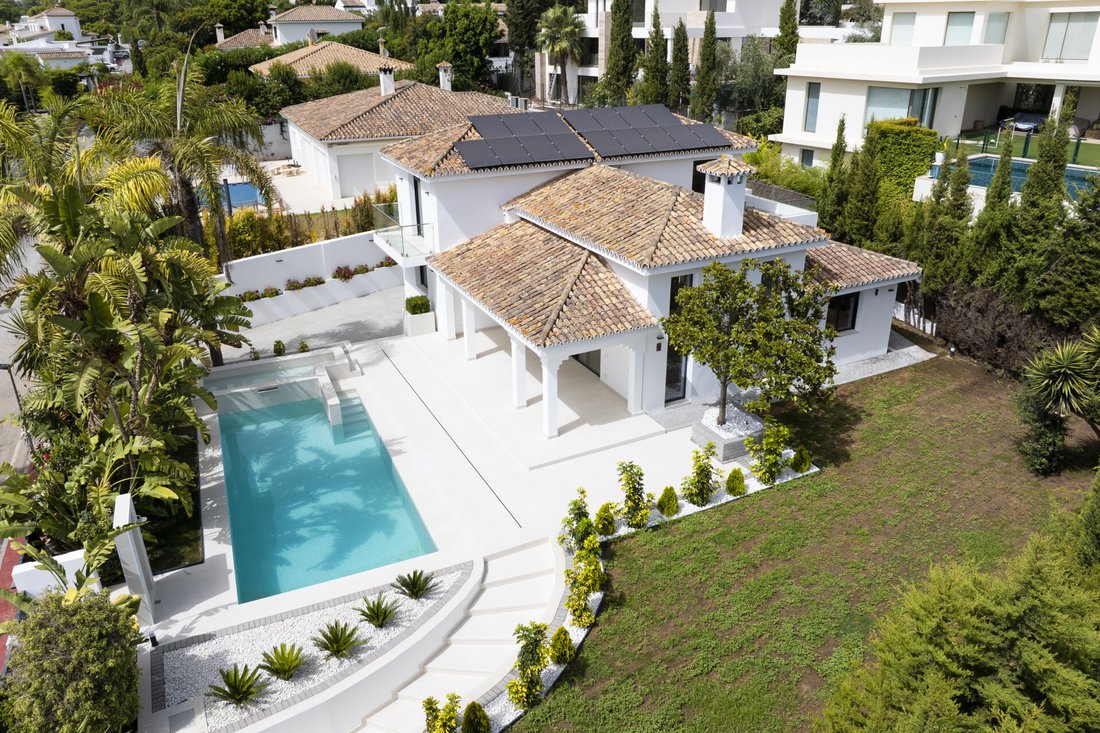 Villa in Guadalmina Alta, San Pedro de Alcantara, Spain 1 - 18538365