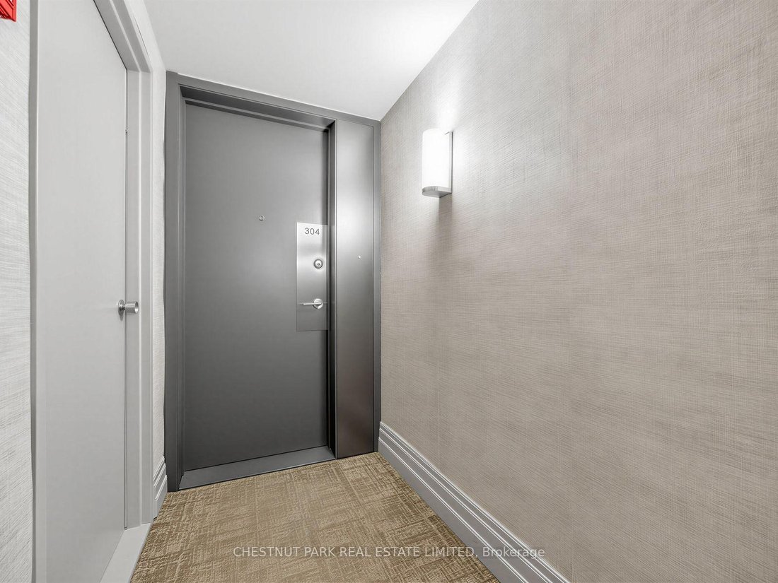 Apartment in Toronto, Ontario, Canada 2 - 18538612