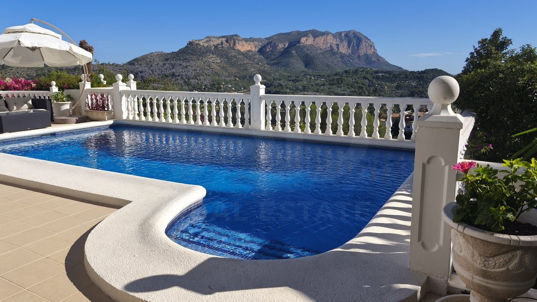Villa in Pedreguer, Valencian Community, Spain 2 - 18117791