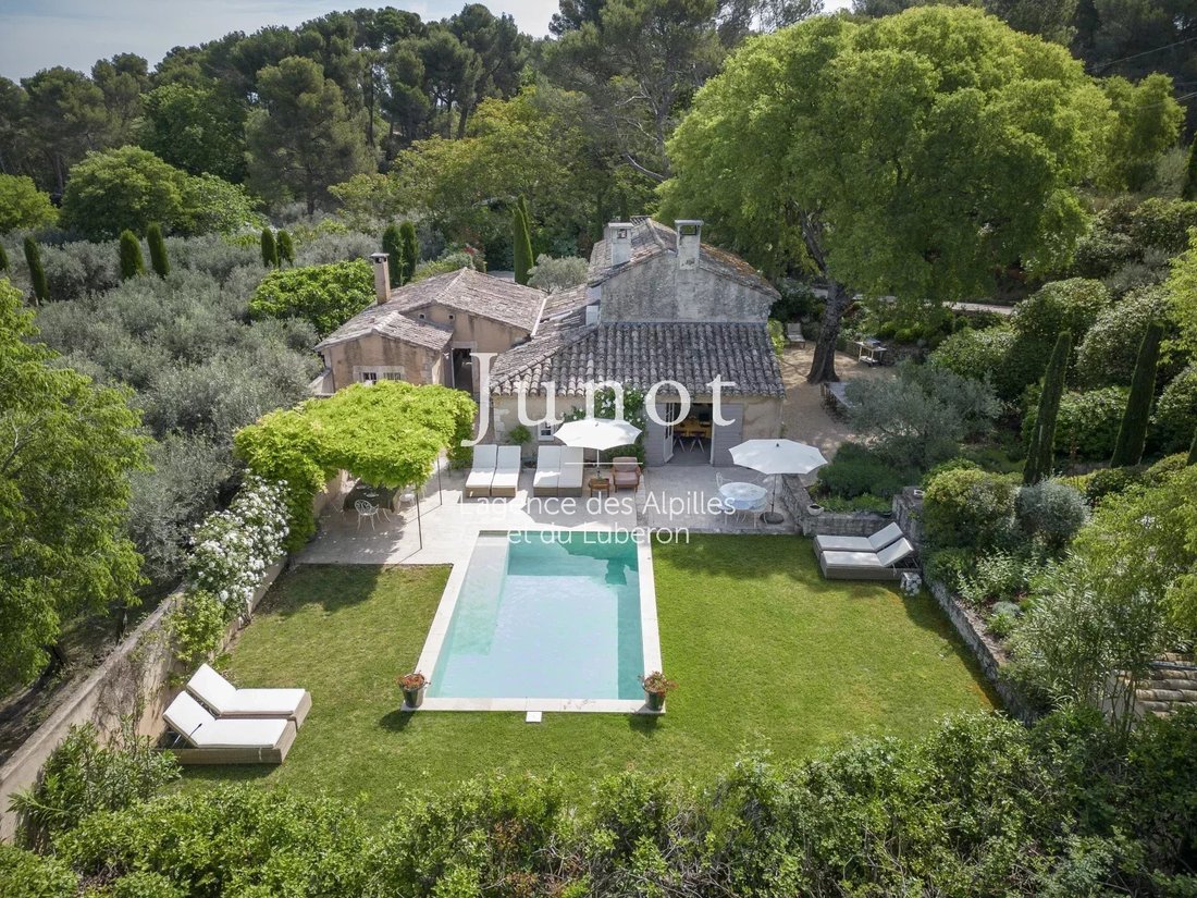 Country House in Saint-Rémy-de-Provence, Provence-Alpes-Côte d'Azur, France 1 - 13688315