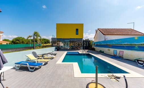 Villa in Lagoa De Albufeira, Setubal, Portugal 1
