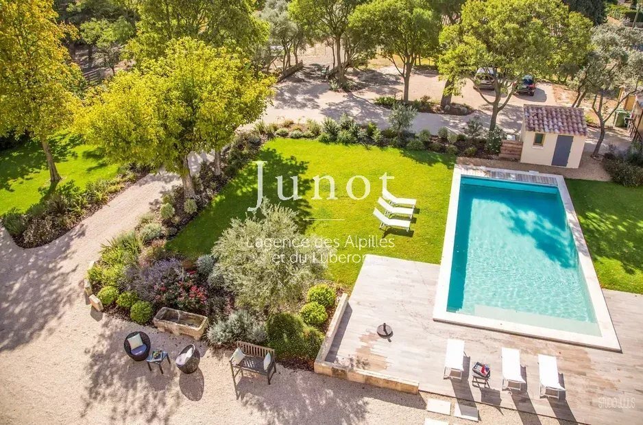 Country House in Noves, Provence-Alpes-Côte d'Azur, France 2 - 18538647