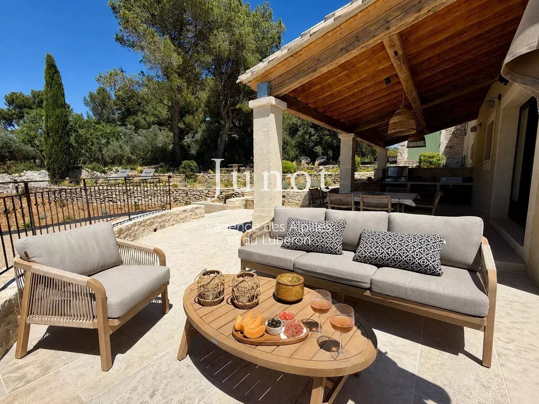 Country House in Les Baux-de-Provence, Provence-Alpes-Côte d'Azur, France 3 - 15016528
