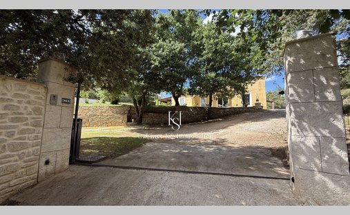 Villa in Brue-Auriac, Provence-Alpes-Côte d'Azur, France 1