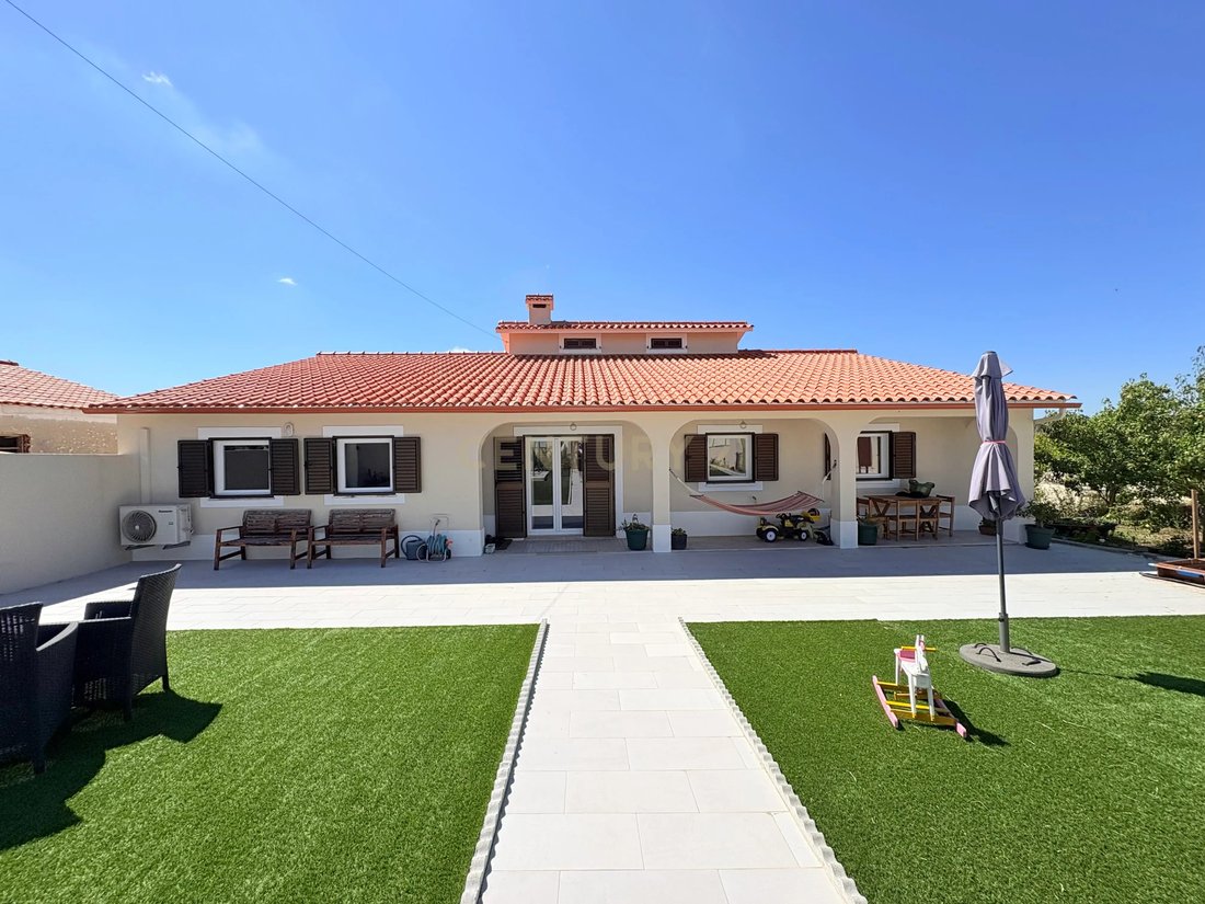 Villa in A dos Negros, Leiria District, Portugal 1 - 18538390