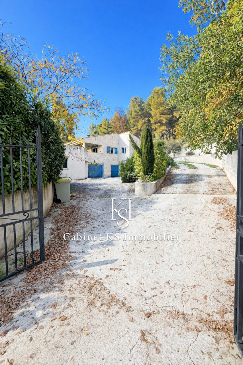 Villa in Châteauneuf-le-Rouge, Provence-Alpes-Côte d'Azur, France 3 - 18533171