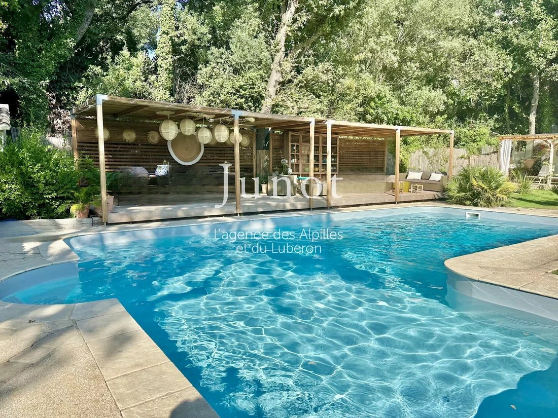 Villa in Robion, Provence-Alpes-Côte d'Azur, France 1 - 18538599