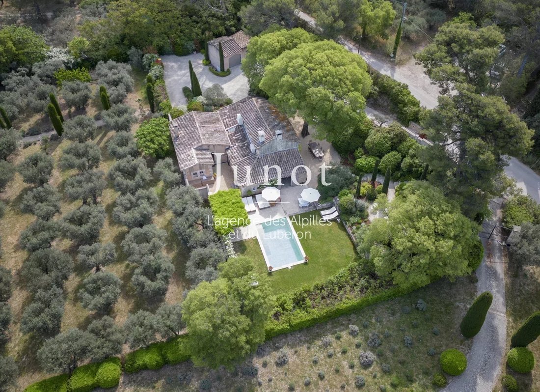 Country House in Saint-Rémy-de-Provence, Provence-Alpes-Côte d'Azur, France 3 - 13688315