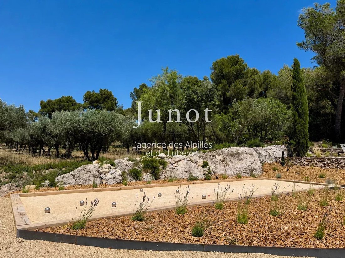 Country House in Les Baux-de-Provence, Provence-Alpes-Côte d'Azur, France 4 - 15016528