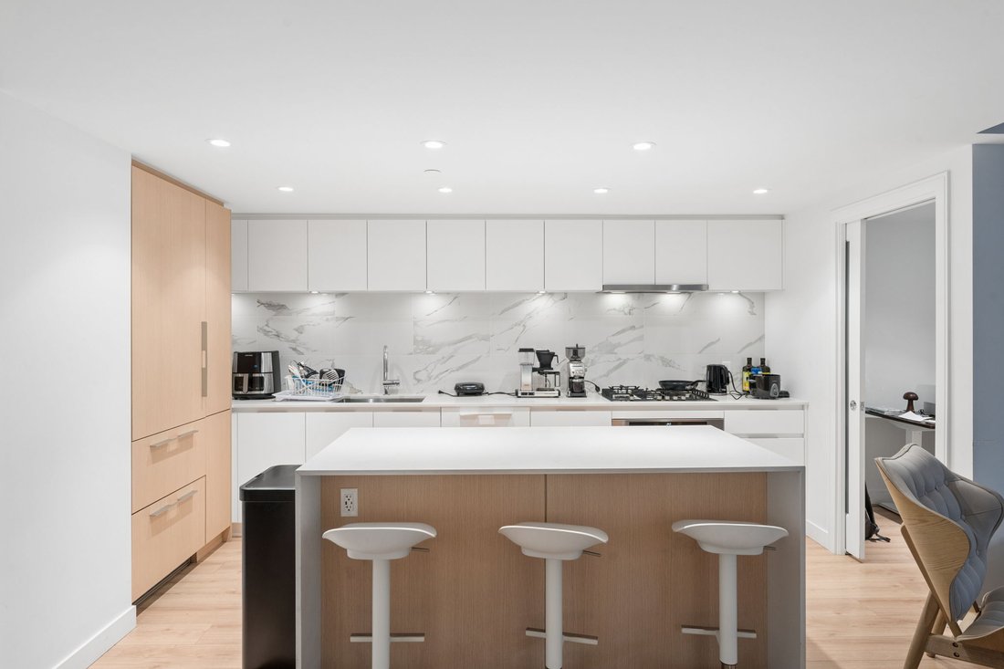 Villa in North Vancouver, British Columbia, Canada 5 - 18538594