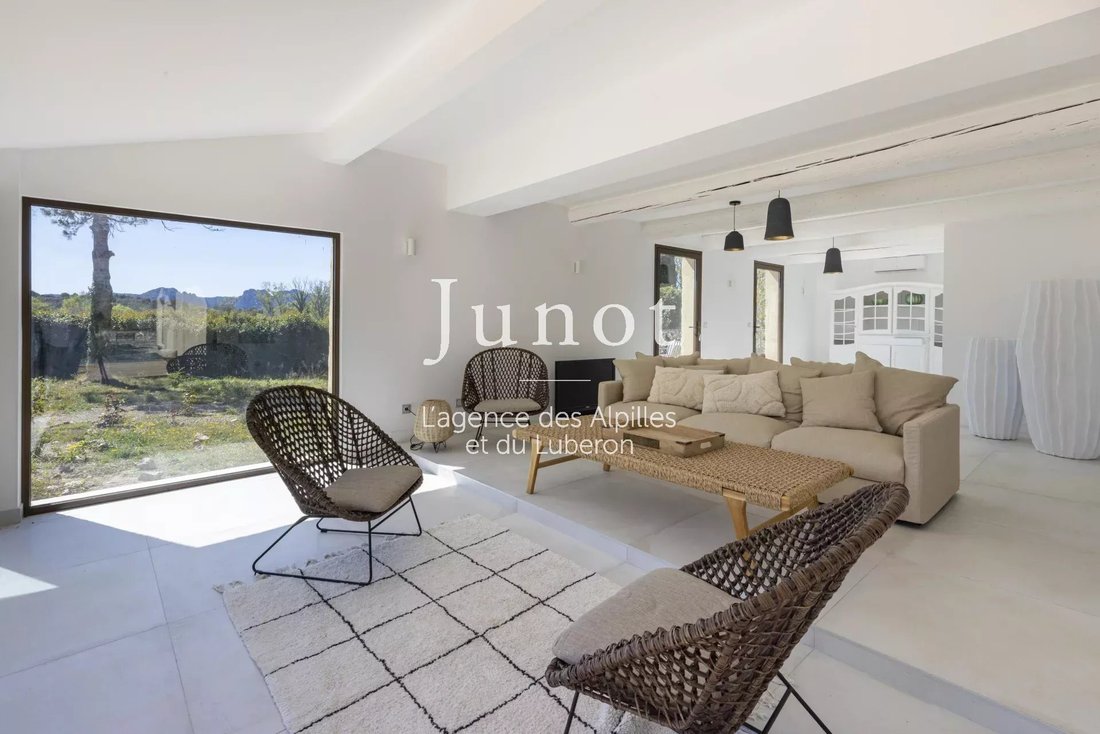 Villa in Eygalières, Provence-Alpes-Côte d'Azur, France 2 - 18538613