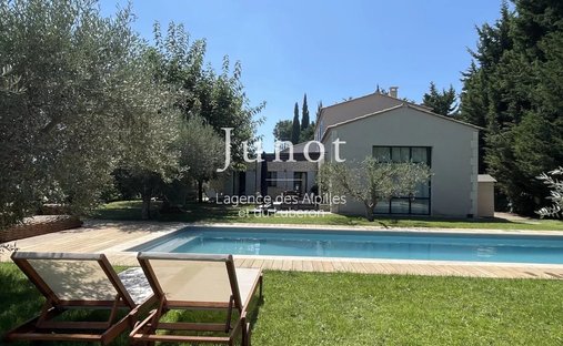 Villa in Maussane-les-Alpilles, Provence-Alpes-Côte d'Azur, France 1