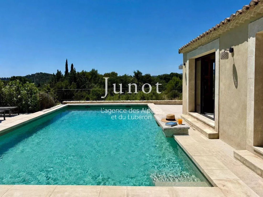 Country House in Les Baux-de-Provence, Provence-Alpes-Côte d'Azur, France 1 - 15016528