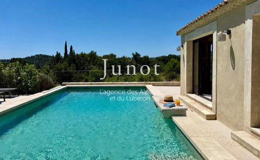 Country House in Les Baux-de-Provence, Provence-Alpes-Côte d'Azur, France 1