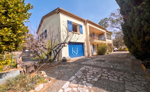 Villa in Centre Ville, Saint-Maximin-la-Sainte-Baume, France 1