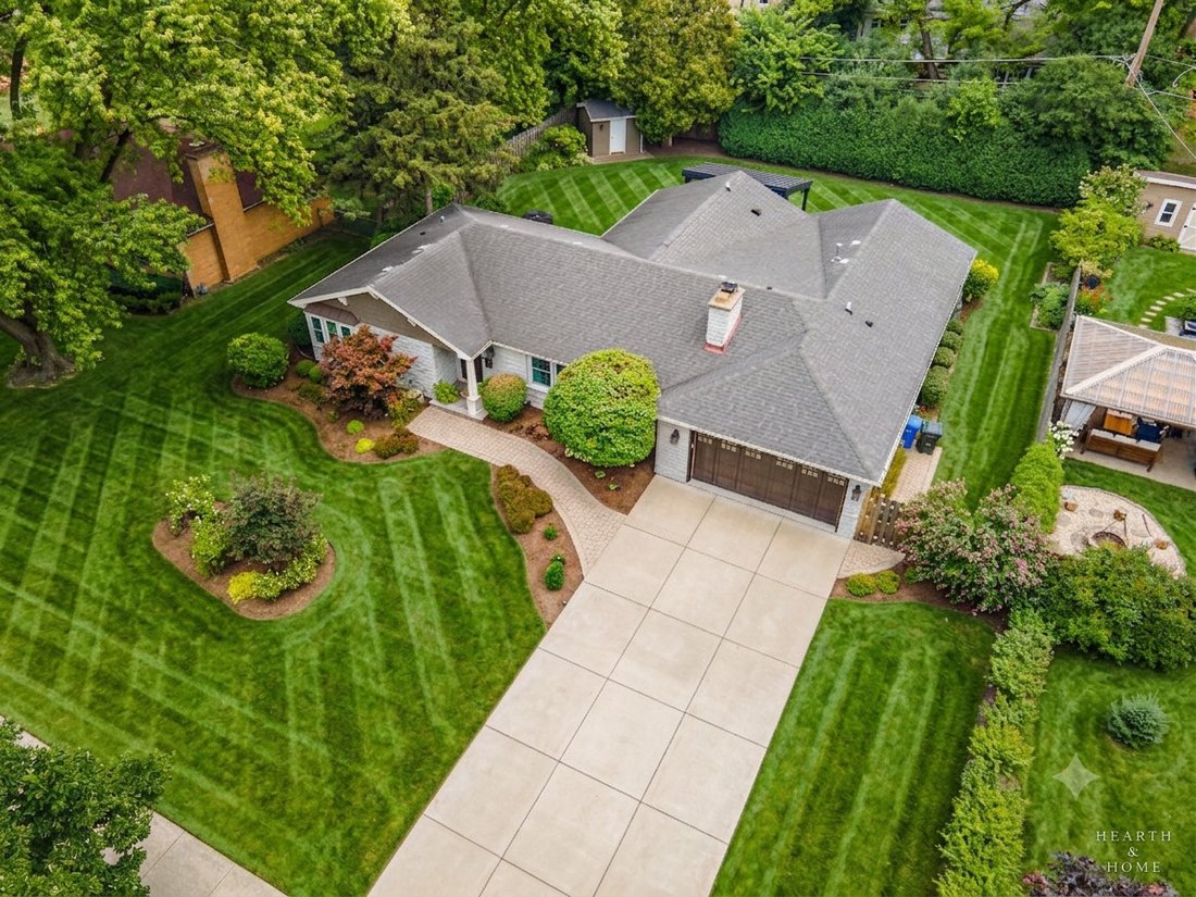 House in Mount Prospect, Illinois, United States 1 - 18538546