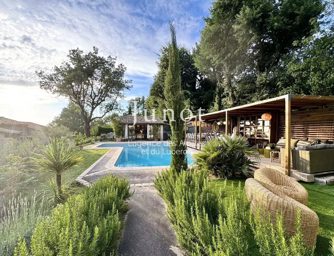 Villa in Robion, Provence-Alpes-Côte d'Azur, France 3 - 18538599