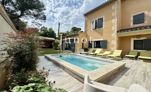 Villa in Saint-Rémy-de-Provence, Provence-Alpes-Côte d'Azur, France 1