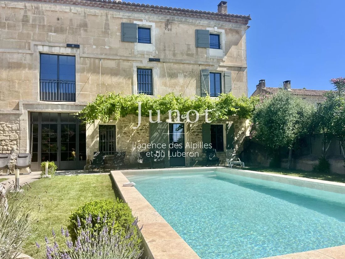 Country House in Maussane-les-Alpilles, Provence-Alpes-Côte d'Azur, France 1 - 14401339